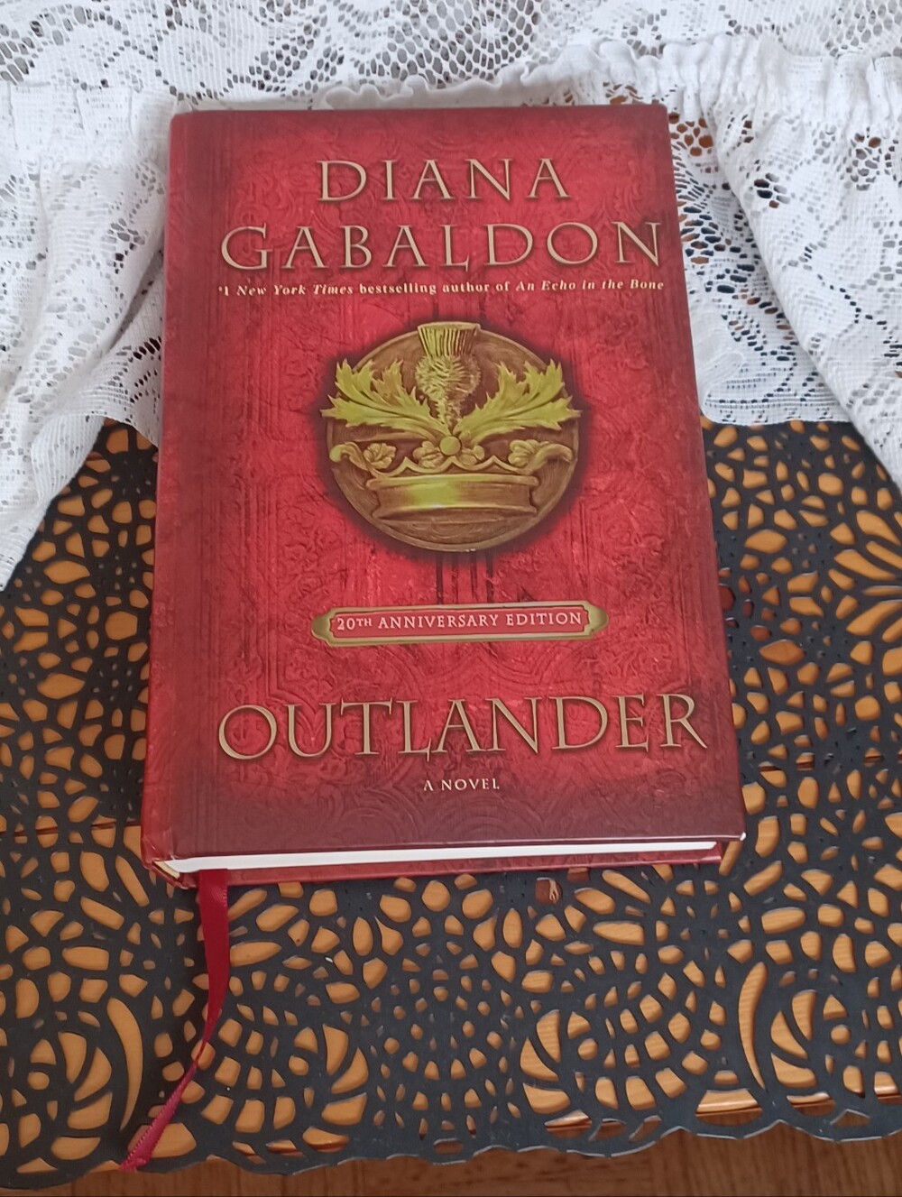 20TH ANNIVERSARY EDITION OUTLANDER A NOVEL BY DIANA GABALDON W/CD & BOOKMARK